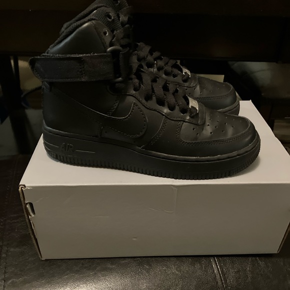 Nike Air Force 1 High LE (GS) Size 4Y - Picture 3 of 6